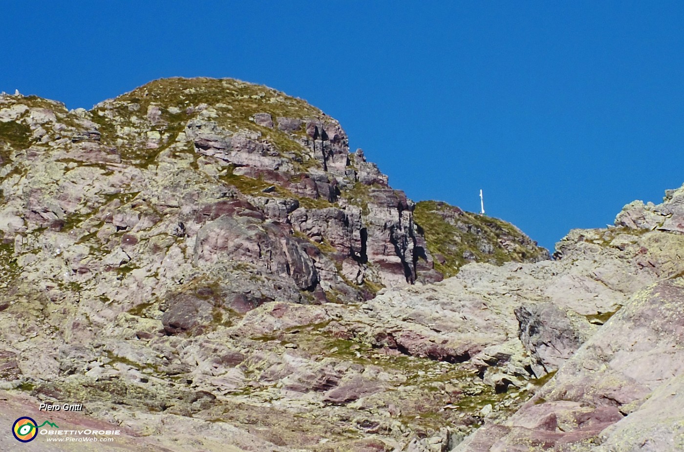 66 Un saluto al lontano Monte Pradella.JPG